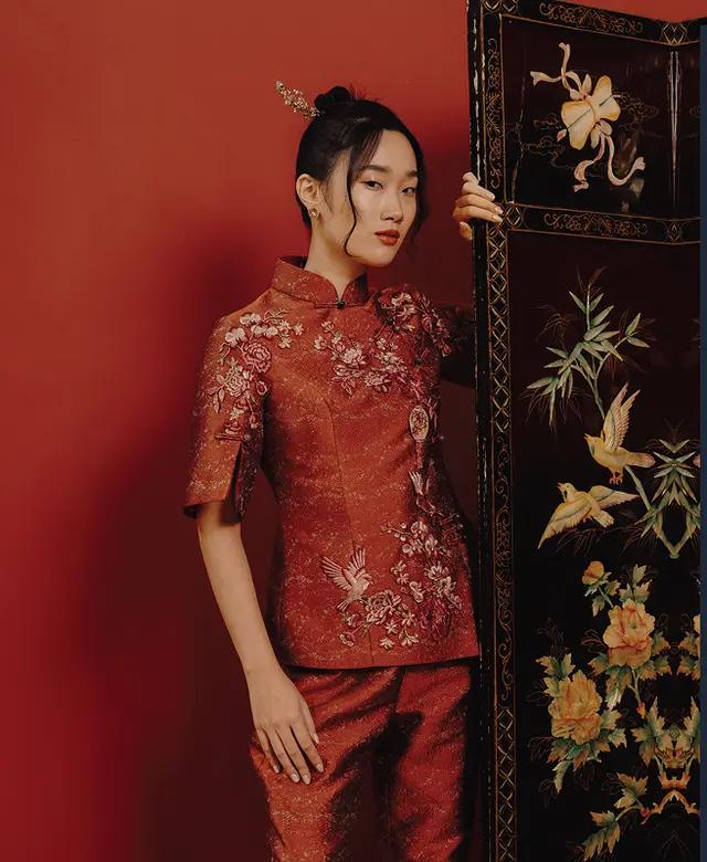 Peony Set wih Sleeves Image 4